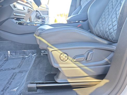 Used 2025 Audi SQ5 Premium Plus w/ Premium Plus Package image 27
