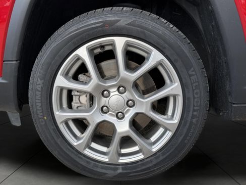 Used 2023 Jeep Compass Latitude w/ Sun and Sound Group AWD/4WD image 6