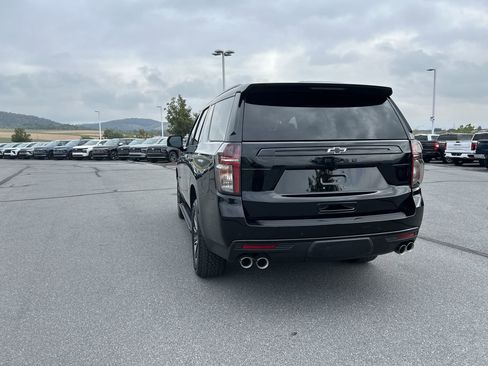 Used 2023 Chevrolet Tahoe Z71 w/ Z71 Off-Road Package image 5
