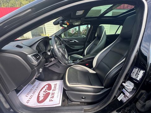 Used 2018 INFINITI QX30 Sport w/ Sport Leather Package image 11
