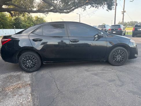Used 2018 Toyota Corolla LE FWD image 6