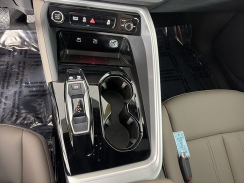 Used 2025 Audi Q5 Premium Plus w/ Premium Plus AWD/4WD image 28