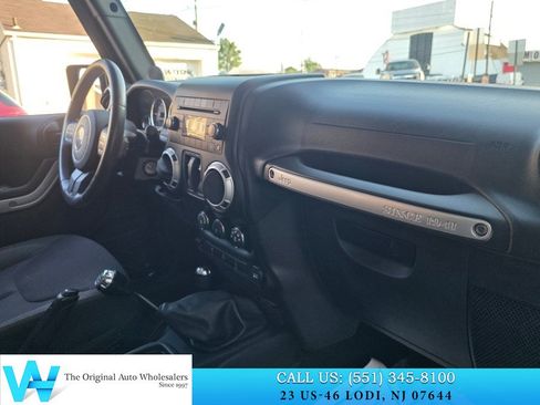 Used 2013 Jeep Wrangler Rubicon w/ PWR Convenience Group AWD/4WD image 17