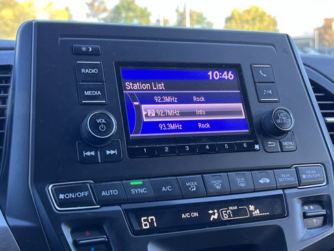 Used 2019 Honda Odyssey LX image 24