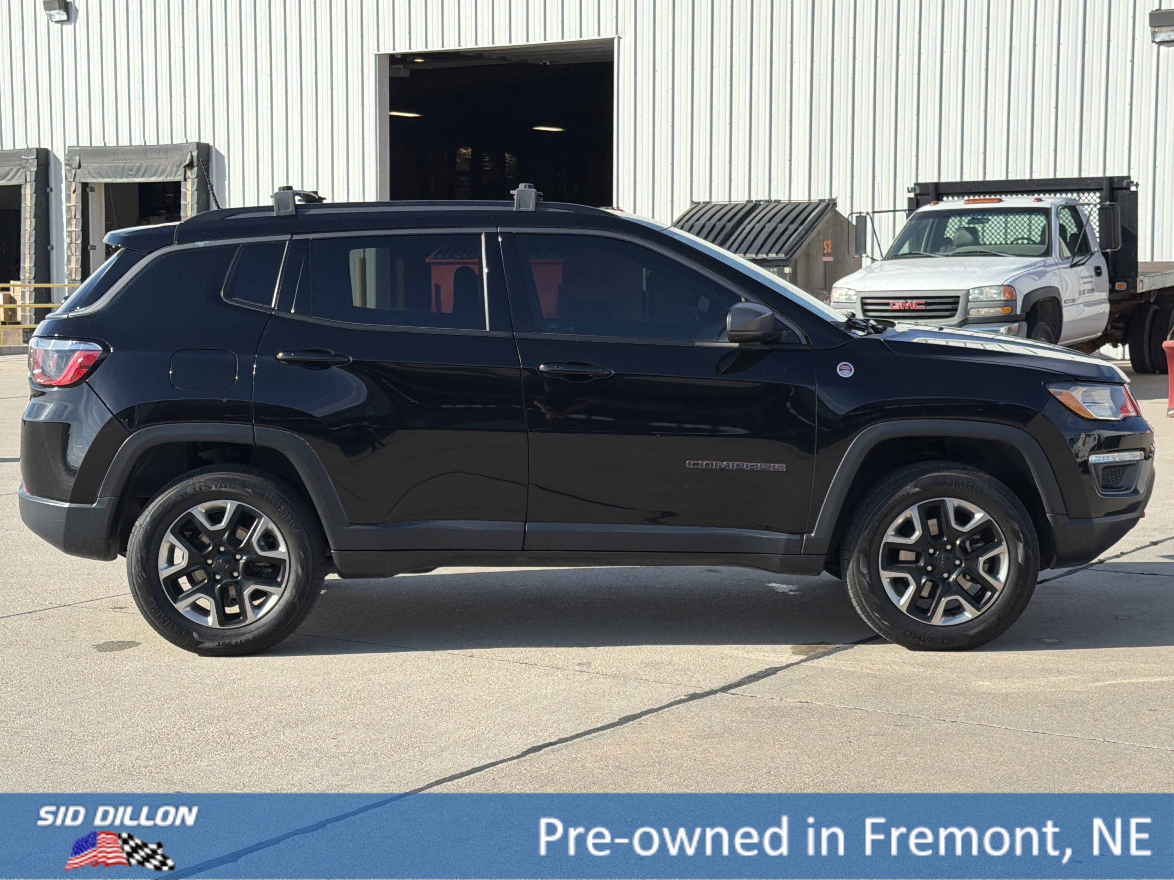 Used 2018 Jeep Compass Trailhawk w/ Leather Interior Group AWD/4WD image 6