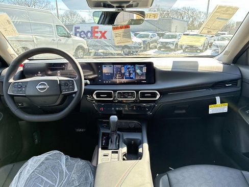 New 2026 Nissan Sentra SR image 8