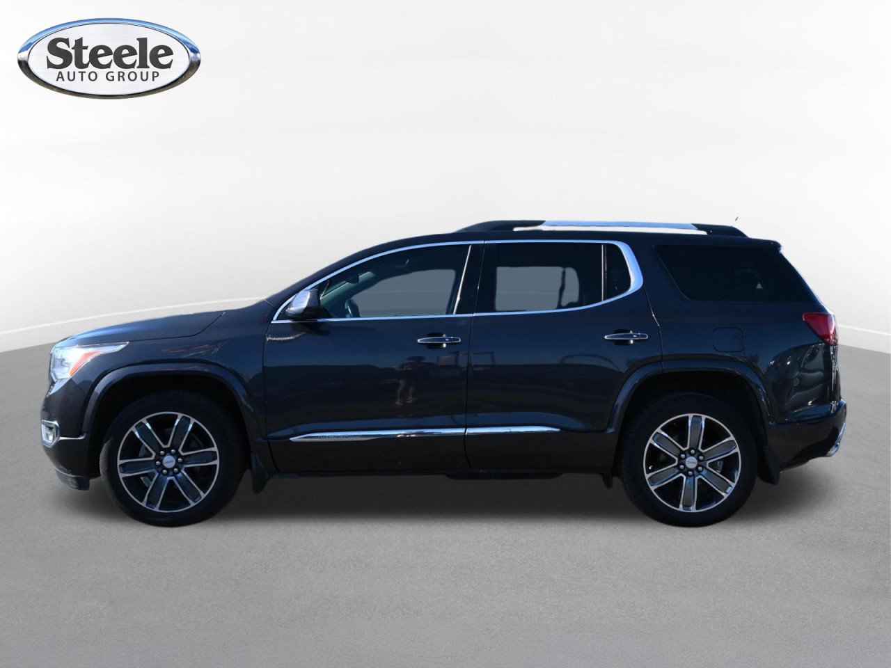 Used 2017 GMC Acadia Denali FWD image 4