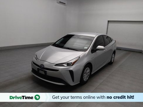 Used 2022 Toyota Prius LE image 1