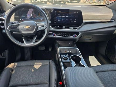 Certified 2026 Chevrolet Equinox LT w/ Convenience Package II FWD image 14