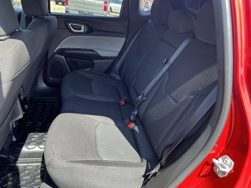 Used 2025 Jeep Compass Sport image 17