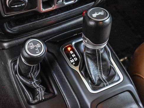 Used 2022 Jeep Wrangler Unlimited Sahara w/ Safety Group image 17