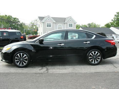 Used 2017 Nissan Altima 2.5 SV FWD image 11