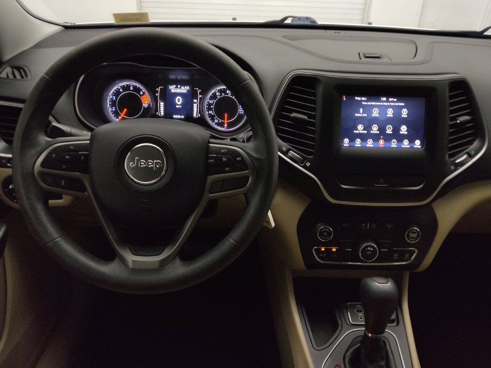 Used 2019 Jeep Cherokee Latitude w/ Popular Appearance Group FWD image 22