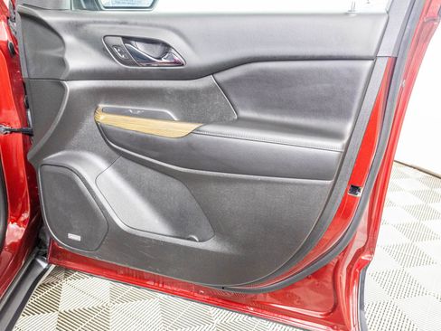 Used 2017 GMC Acadia SLE image 48