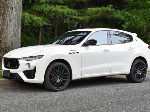 Used 2023 Maserati Levante Modena AWD/4WD image 3