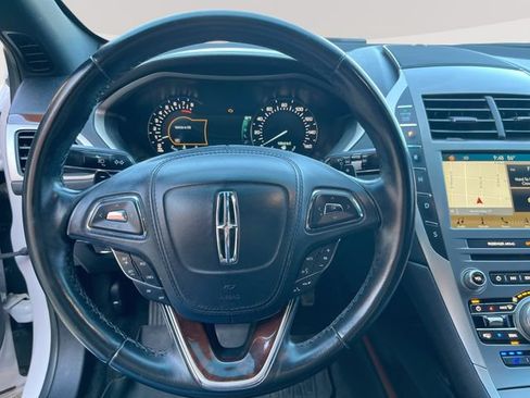 Used 2017 Lincoln MKZ Reserve FWD image 18