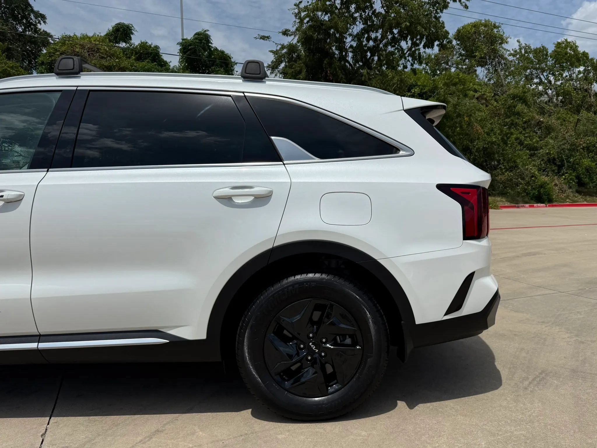 Used 2023 Kia Sorento EX FWD image 16