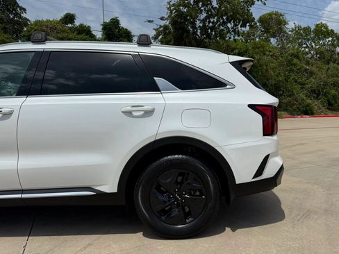 Used 2023 Kia Sorento EX FWD image 16