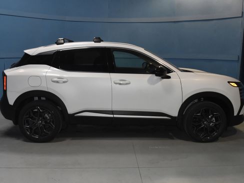 New 2026 Nissan Kicks SR w/ SR Premium Package AWD/4WD image 19