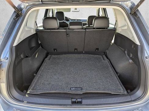 Used 2024 Volkswagen Tiguan SE image 6