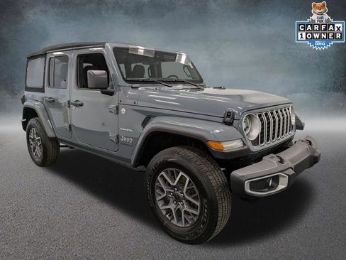 Used 2024 Jeep Wrangler Unlimited Sahara AWD/4WD image 3