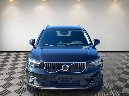 Used 2023 Volvo XC40 B5 Ultimate w/ Climate Package image 8