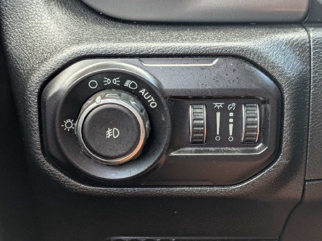 Used 2018 Jeep Wrangler Unlimited Rubicon AWD/4WD image 28