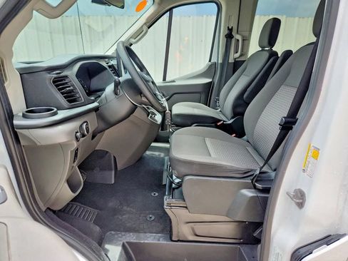 Used 2024 Ford Transit 350 XLT RWD image 7