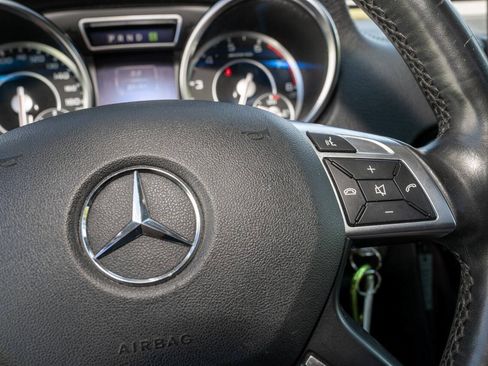 Used 2015 Mercedes-Benz G 63 AMG 4MATIC image 40
