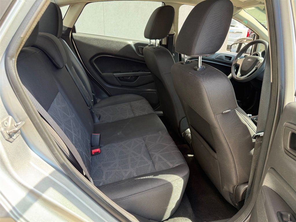 Used 2011 Ford Fiesta SE w/ 202A Rapid Spec Order Code FWD image 5
