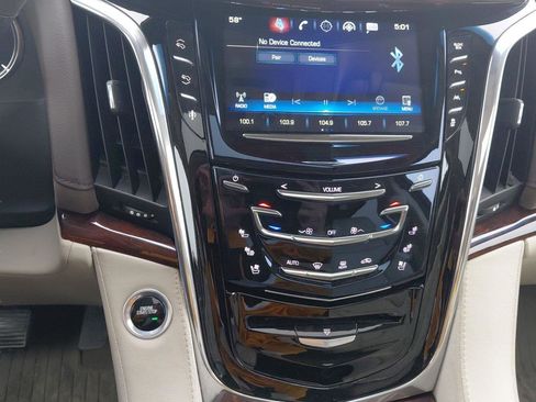 Used 2016 Cadillac Escalade Luxury AWD/4WD image 31