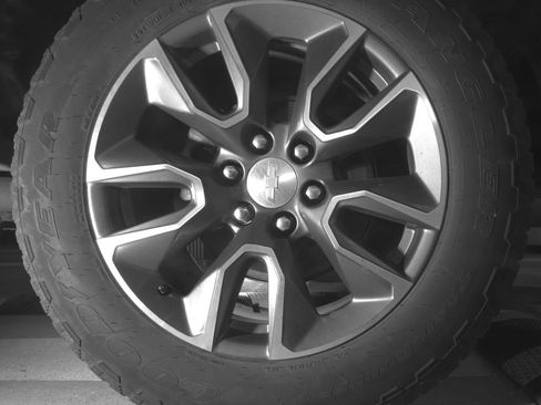 Used 2024 Chevrolet Silverado 1500 LT AWD/4WD image 13