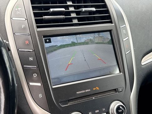 Used 2017 Lincoln MKC Select w/ Select Plus Package AWD/4WD image 24
