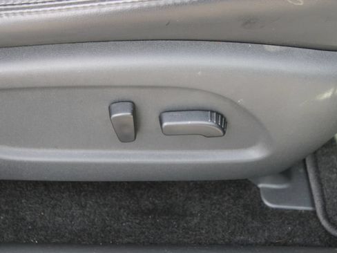 Used 2018 Nissan Pathfinder SL w/ SL Premium Package FWD image 13