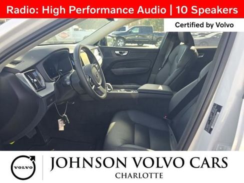 Certified 2025 Volvo V60 B5 Cross Country Plus image 4