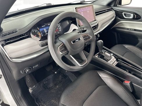 Used 2023 Jeep Compass Limited AWD/4WD image 9