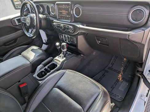 Used 2022 Jeep Wrangler Unlimited Sahara w/ Cold Weather Group AWD/4WD image 22