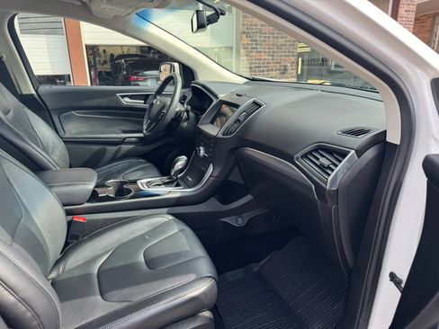 Used 2018 Ford Edge Titanium w/ Technology Package AWD/4WD image 38