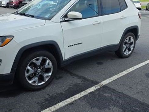 Used 2019 Jeep Compass Limited AWD/4WD image 3