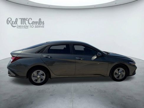 New 2026 Hyundai Elantra SE image 6