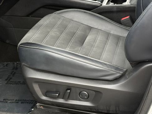 Used 2024 Mitsubishi Outlander SE image 23