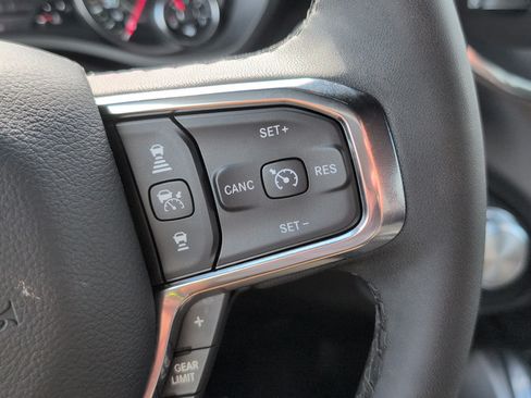 Used 2025 RAM 1500 Laramie AWD/4WD image 17
