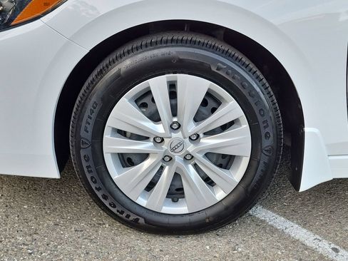Used 2025 Nissan Sentra S FWD image 9