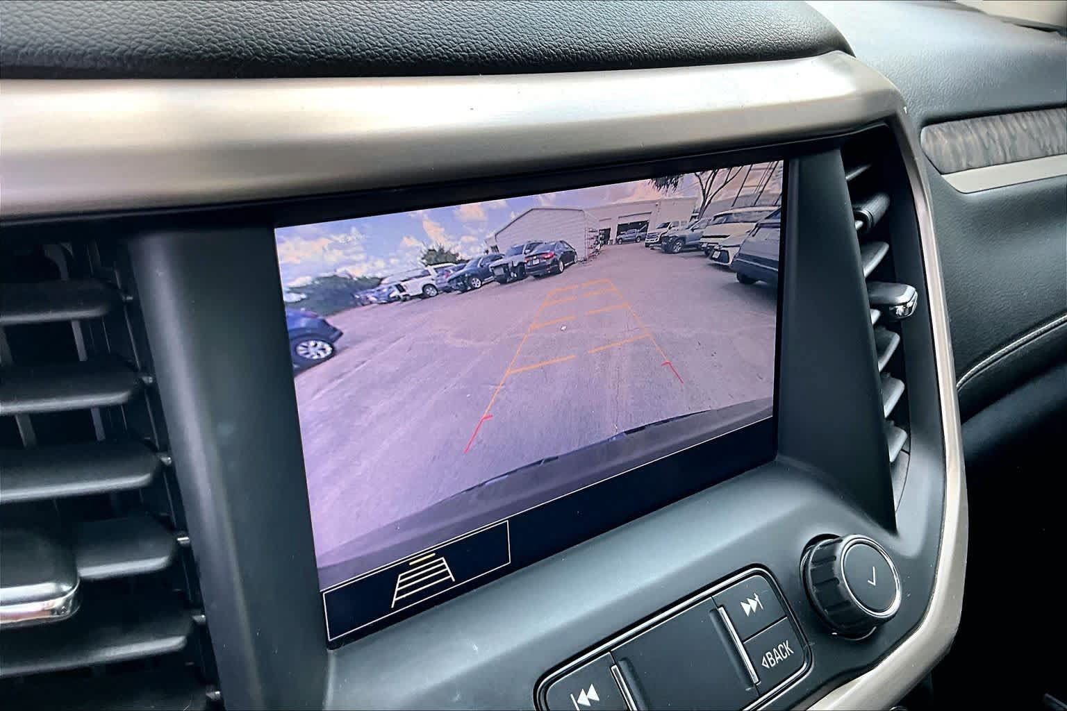 Used 2020 GMC Acadia Denali AWD/4WD image 26