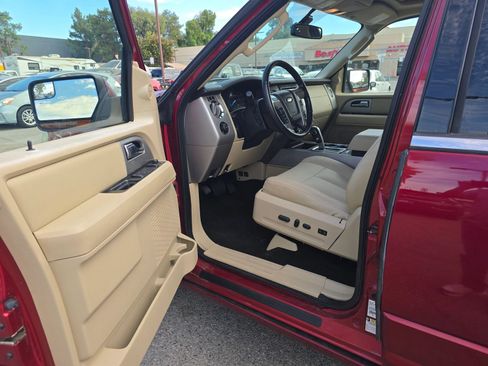 Used 2016 Ford Expedition EL Limited w/ Equipment Group 301A AWD/4WD image 9