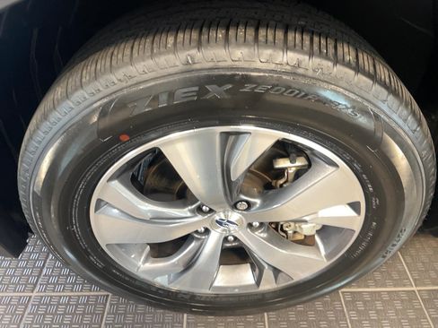 Used 2023 Subaru Ascent Premium AWD/4WD image 6