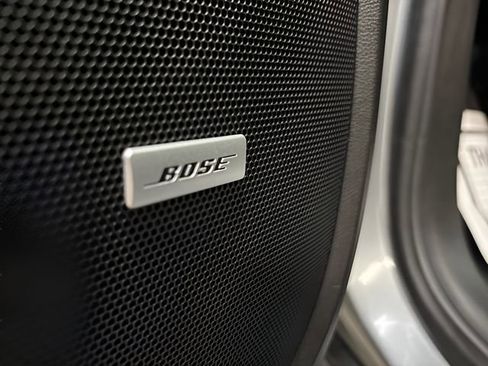 Used 2023 Chevrolet Traverse RS image 35