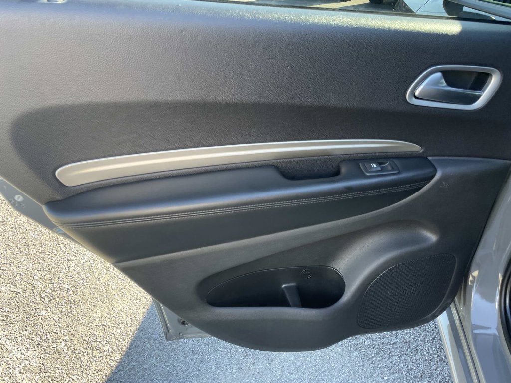 Used 2020 Dodge Durango SXT RWD image 13