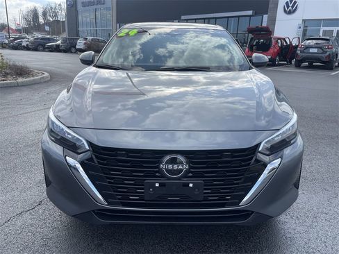Used 2024 Nissan Sentra SV image 2