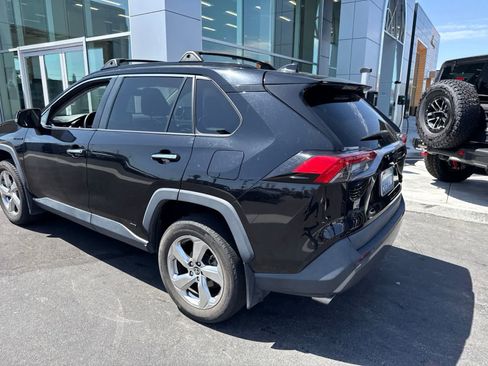 Used 2021 Toyota RAV4 Limited AWD/4WD image 12
